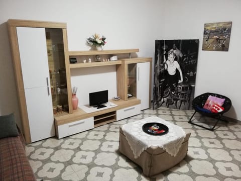 TV and multimedia, Seating area