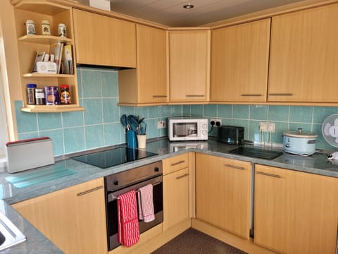 Coffee/tea facilities, Kitchen or kitchenette, dishwasher, minibar, pet friendly, stove, toaster