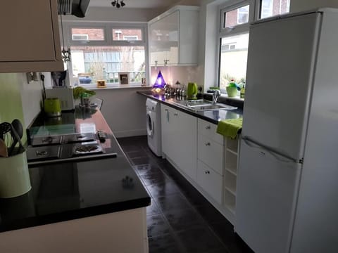 Kitchen or kitchenette, dishwasher, pet friendly, stove