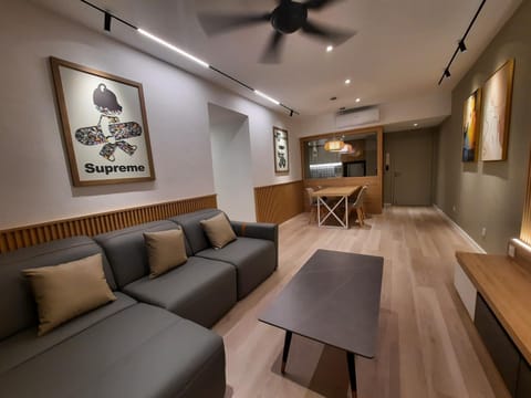TV and multimedia, Living room, Seating area, fireplace