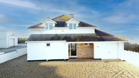 BEACH SIDE Sea Shanty House House in Trearddur Bay