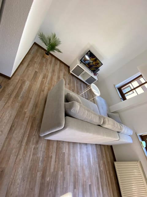 TV and multimedia, Living room, Seating area, Evening entertainment