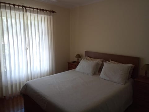 Bed, Balcony/Terrace, Bedroom, Mountain view