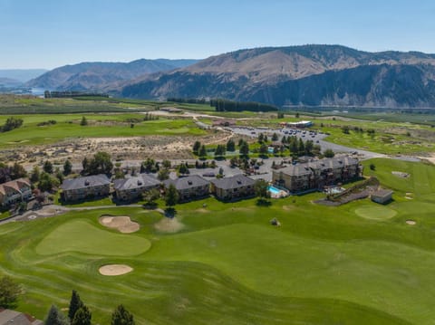 Day, Natural landscape, Golfcourse, Mountain view