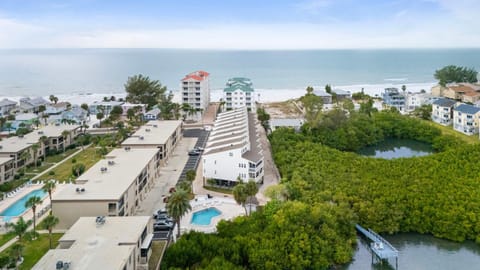 Newly Renovated, Water Views, 2 BD Condo Apartment in Indian Shores