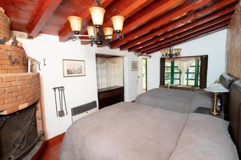 Casa en Avándaro para 26 personas (incluye gas) House in Valle de Bravo