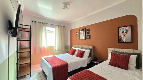 Bed, TV and multimedia, Photo of the whole room, Bedroom, locker, air conditioner