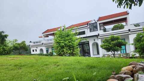 Property building, Day, Natural landscape