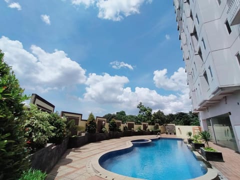 Area and facilities, Swimming pool