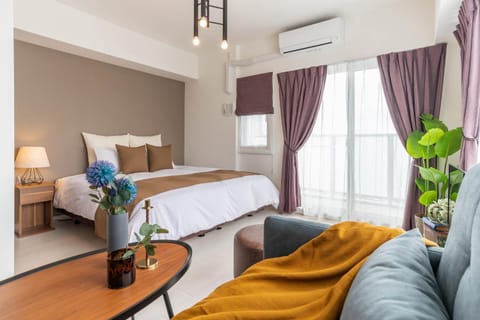 Bed, Living room, air conditioner