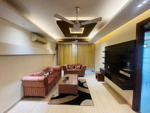 Communal lounge/ TV room, TV and multimedia, Seating area, Evening entertainment, air conditioner