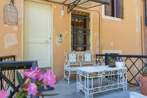 Patio, Day, Balcony/Terrace