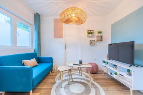 1 bedroom apartment near tram, CHR + parking Apartment in Hauts-de-France