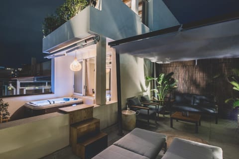 Patio, Hot Tub, Balcony/Terrace, Seating area, sunbed