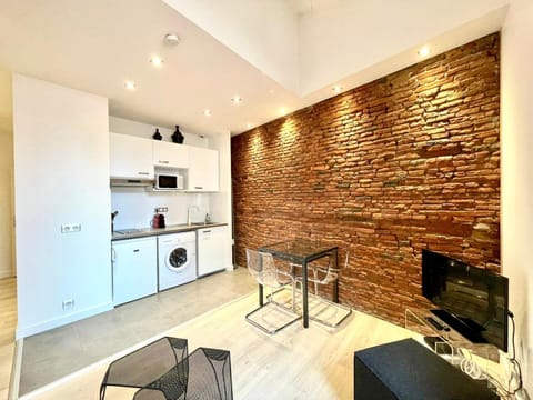 Kitchen or kitchenette, Living room