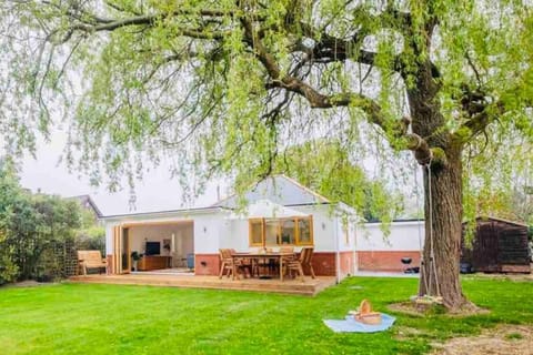 The Retreat Chalet in New Milton