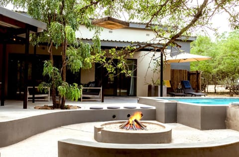 Property building, Swimming pool