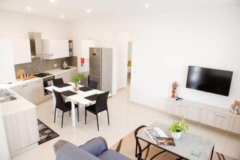 TV and multimedia, Living room, Dining area