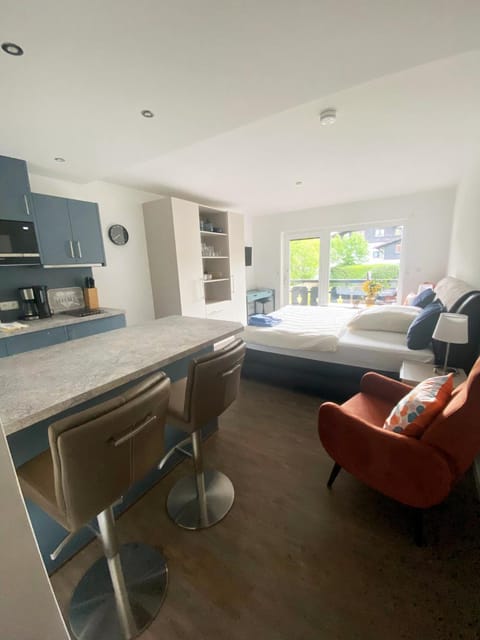 Bed, Living room, Photo of the whole room, Dining area