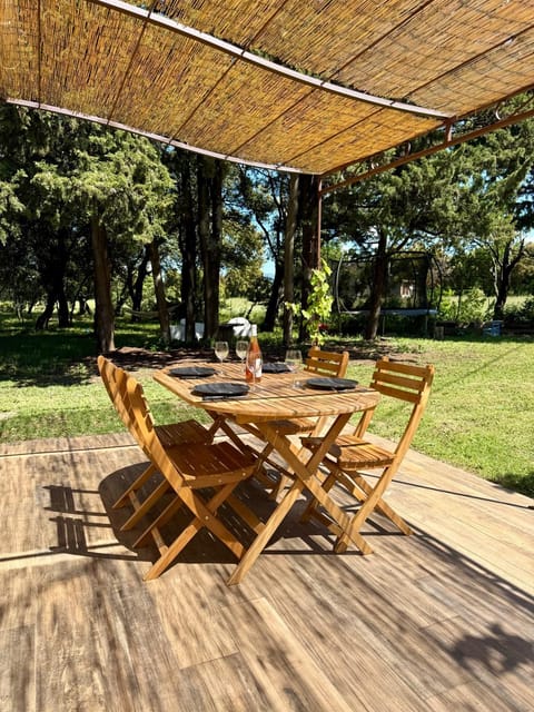 Maisonnette avec petite forêt House in Valréas