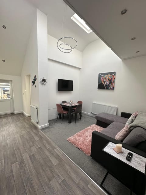 Beeches Bach, 1 bedroom cottage with hot tub House in Prestatyn