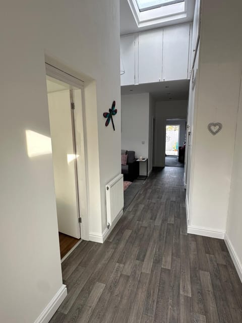 Beeches Bach, 1 bedroom cottage with hot tub House in Prestatyn