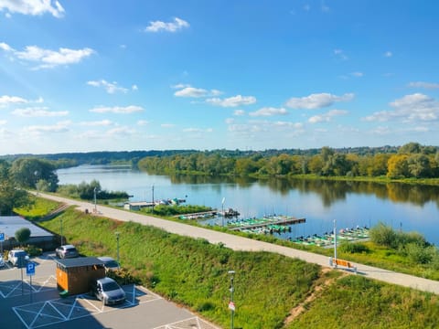 Neighbourhood, Natural landscape, Activities, River view