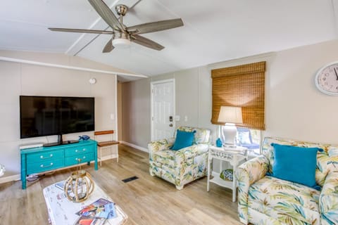 Hampstead Getaway - 5 Miles to Beaches! House in Surf City