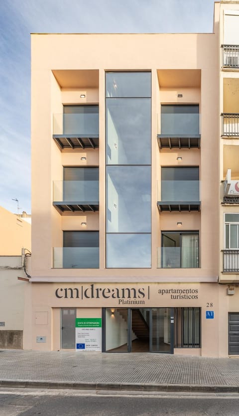 Property building, Facade/entrance, Day