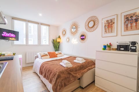 Living room, Bedroom