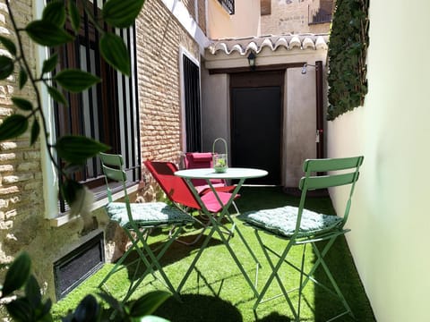 Patio, Balcony/Terrace