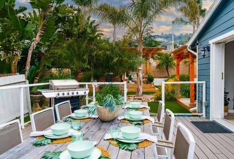 Outdoor Haven with Spa Walk to La Jolla Shores Beach House in La Jolla Shores
