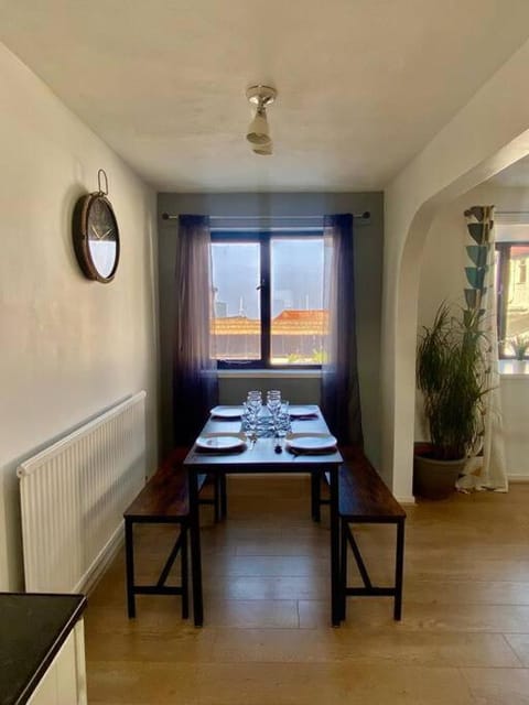 2 bedroom house in Rhos-on-sea House in Wales