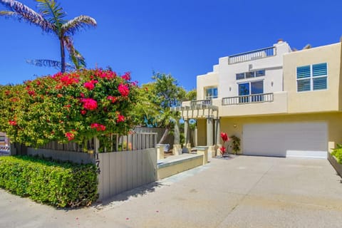 Ocean Oasis House in Leucadia