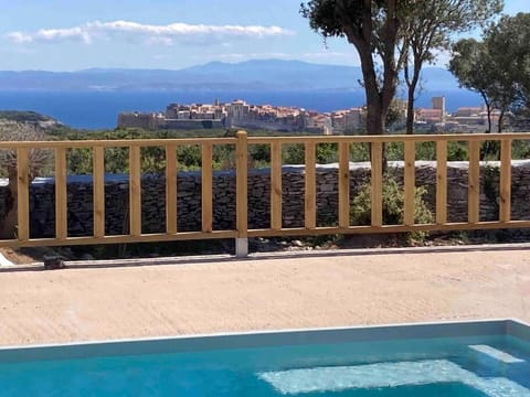 Grand chalet d’été avec piscine Chalet in Bonifacio