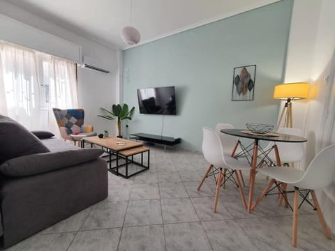 Bed, TV and multimedia, Living room, Photo of the whole room, Seating area, Dining area, air conditioner