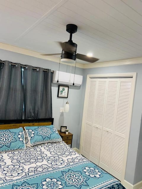 Lovely rental unit with independent entrance apt # 1 Apartment in Egypt Lake-Leto