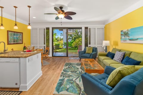 TV and multimedia, Living room, Seating area, Dining area, fireplace