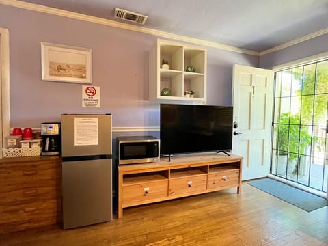 Sweet Home with Ample Parking Only 2mins to Freeway House in North Highlands