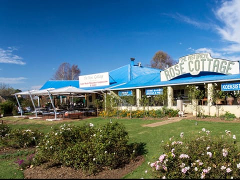 Restaurant/places to eat, Off site, Food and drinks, Breakfast
