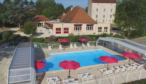 Facade/entrance, Swimming pool
