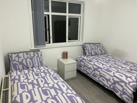 Calm house twin beds Vacation rental in Coventry