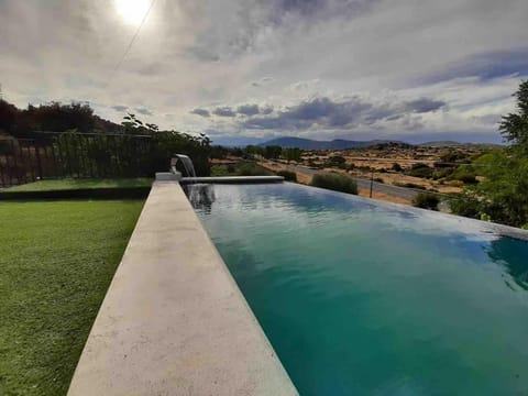 Day, Natural landscape, Mountain view, Pool view, Swimming pool