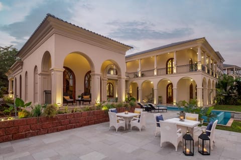 Property building, Seating area