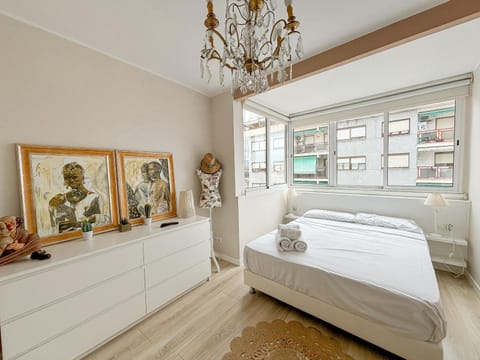 Property building, Bed, Off site, Photo of the whole room, Bedroom