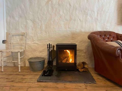 The Anvil, 2 bed cottage, in the heart of Cornwall House in England