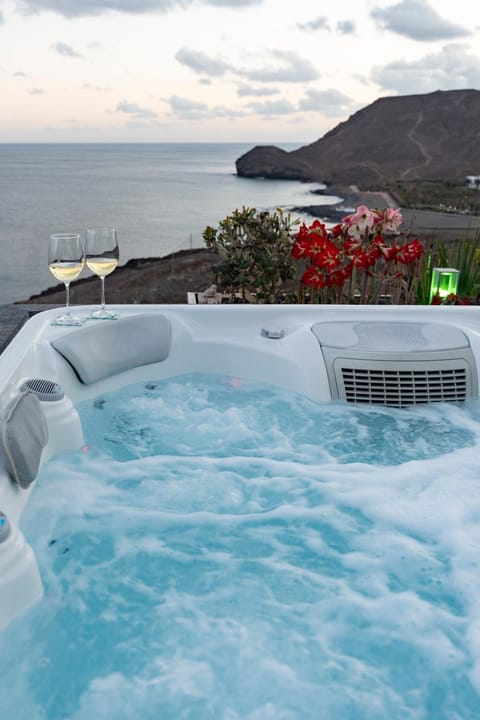 Hot Tub, Sea view, Swimming pool