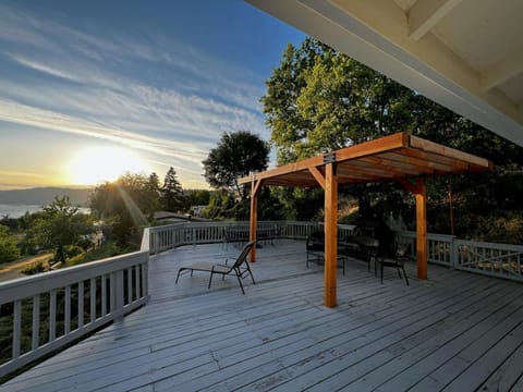 Point Lyle House in Lyle