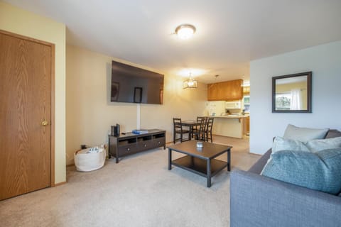 04 Lodge House in Hood River