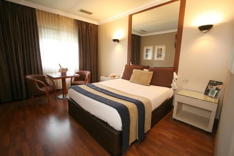 Day, Photo of the whole room